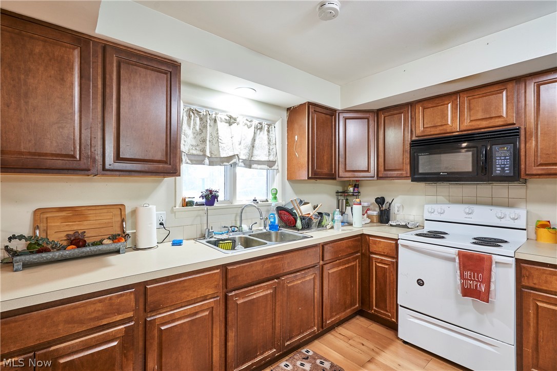 723 & 725 S Cleveland Avenue Mogadore OH 44260