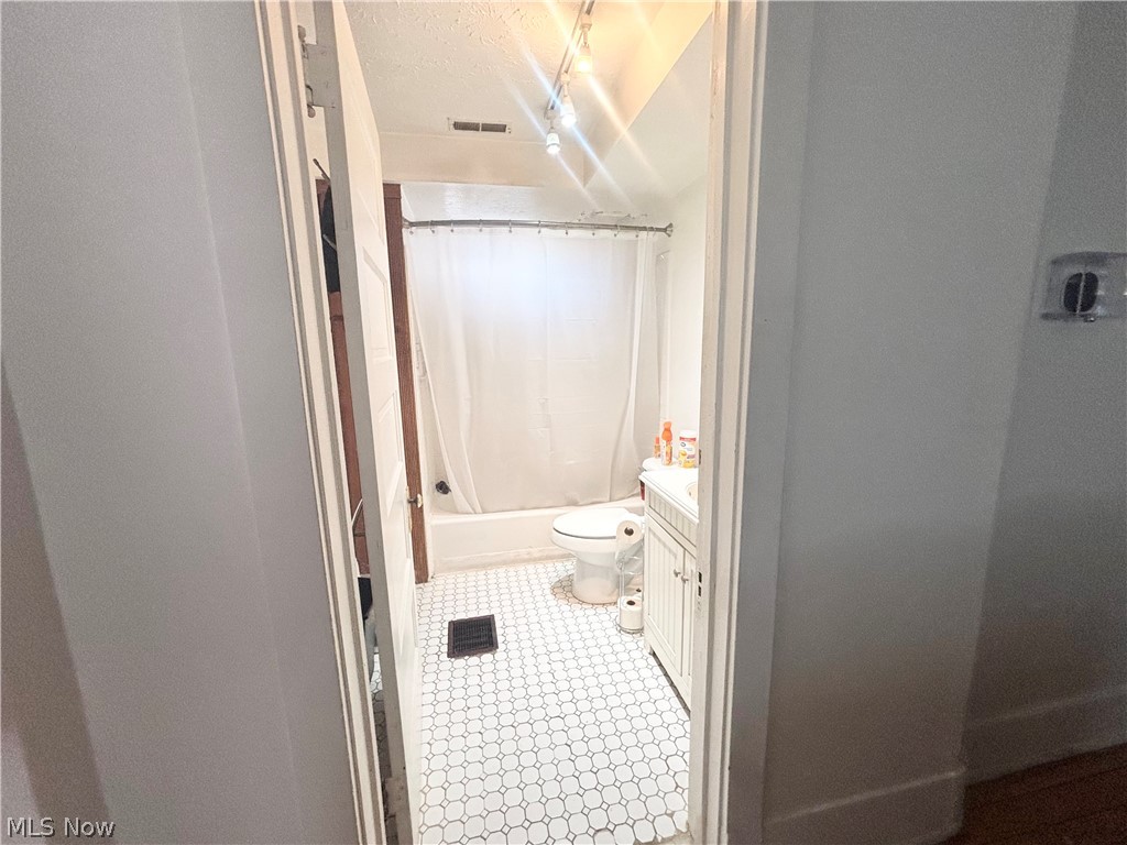 3174 W 14th Street Cleveland OH 44109