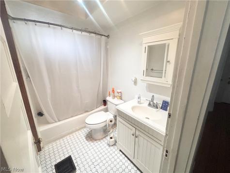 3174 W 14th Street Cleveland OH 44109