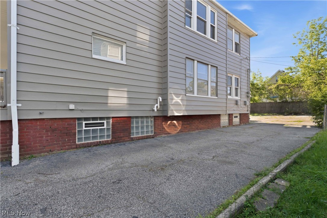 12812 Parkhill Avenue Cleveland OH 44120