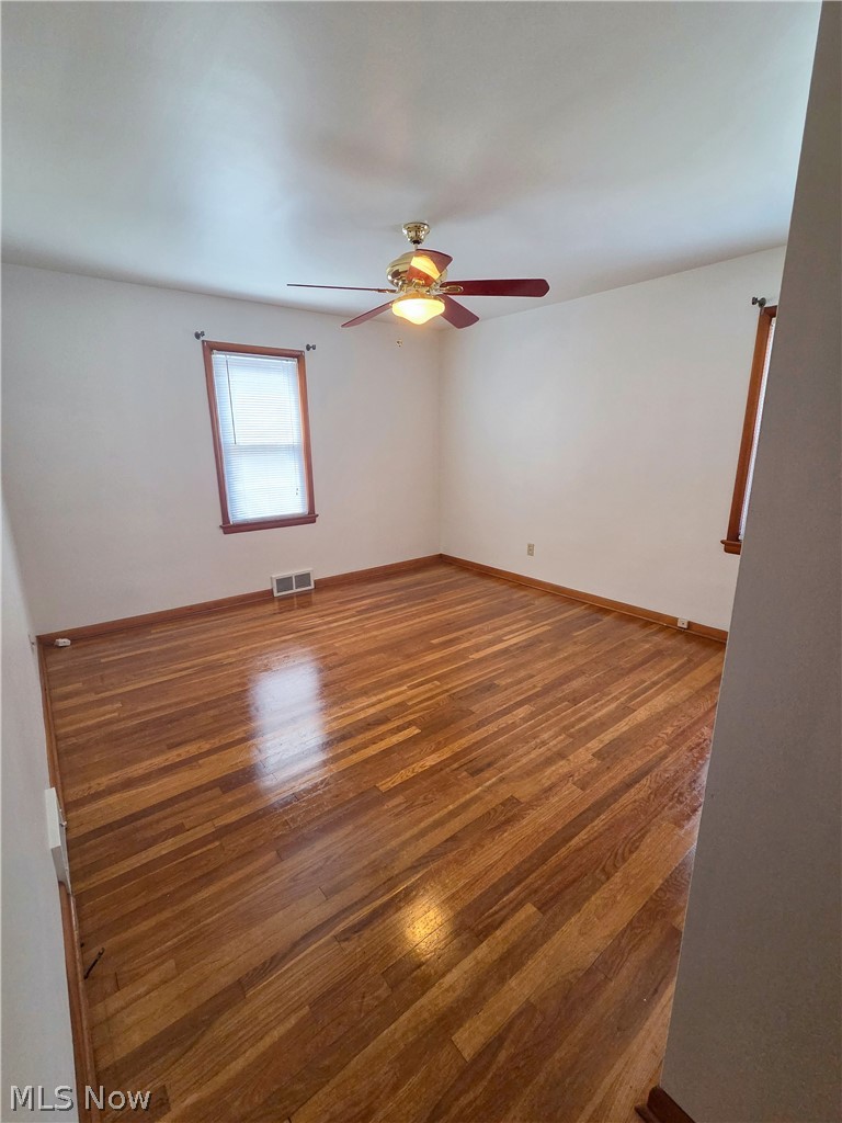 5589 Mayfield Road Lyndhurst OH 44124