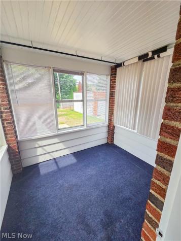 5589 Mayfield Road Lyndhurst OH 44124