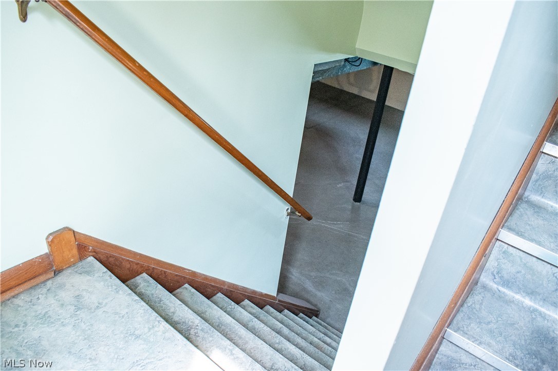 5589 Mayfield Road Lyndhurst OH 44124