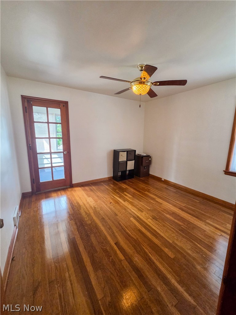 5589 Mayfield Road Lyndhurst OH 44124