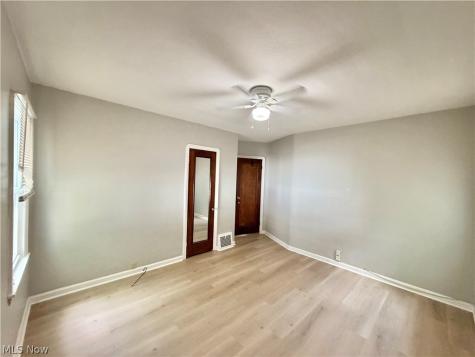 1537 Genesee Road South Euclid OH 44121