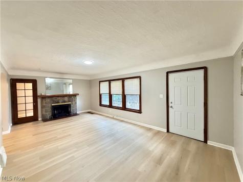 1537 Genesee Road South Euclid OH 44121