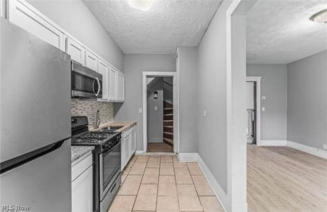 7507 Lawnview Avenue Cleveland OH 44103