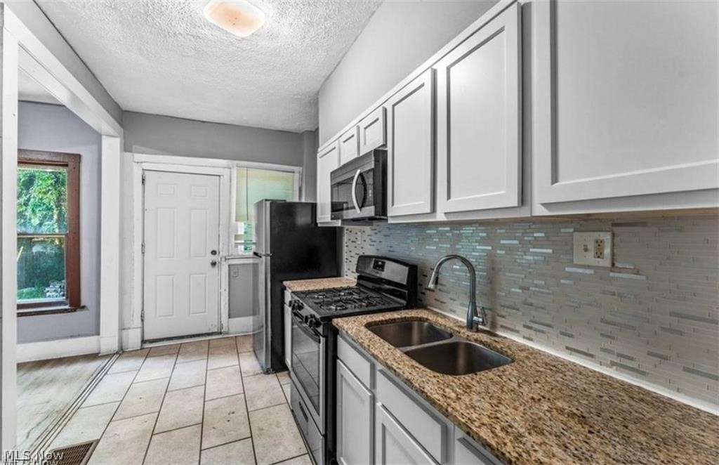 7507 Lawnview Avenue Cleveland OH 44103