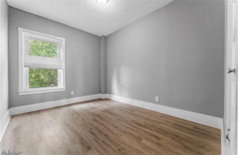 7507 Lawnview Avenue Cleveland OH 44103