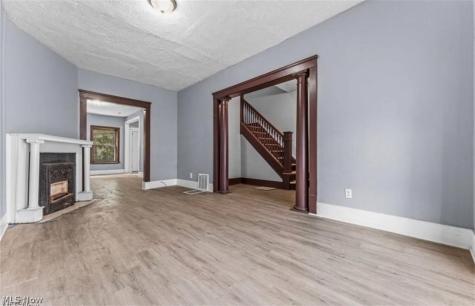7507 Lawnview Avenue Cleveland OH 44103