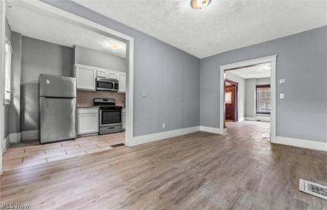 7507 Lawnview Avenue Cleveland OH 44103