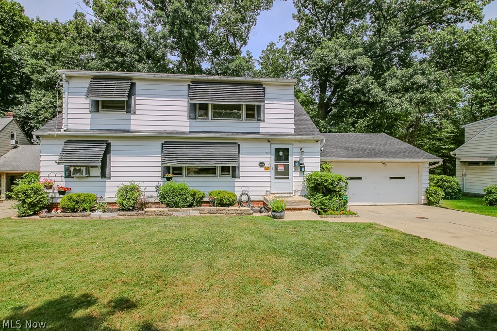 243 W Glendale Street Bedford OH 44146