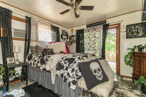 243 W Glendale Street Bedford OH 44146