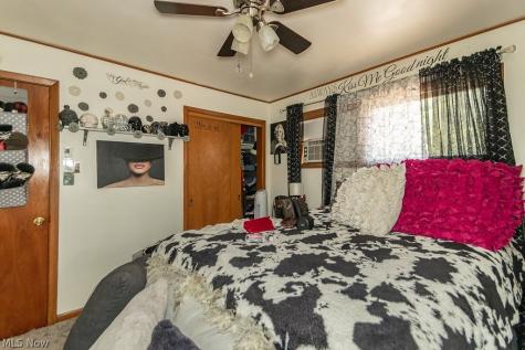 243 W Glendale Street Bedford OH 44146