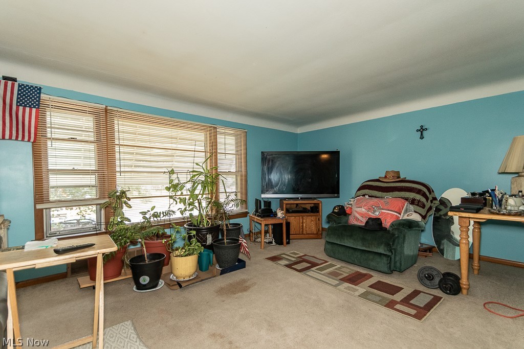 243 W Glendale Street Bedford OH 44146