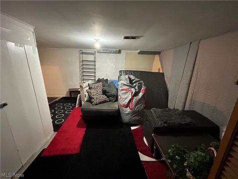 243 W Glendale Street Bedford OH 44146