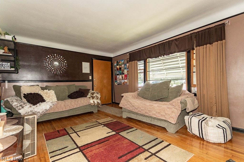 243 W Glendale Street Bedford OH 44146