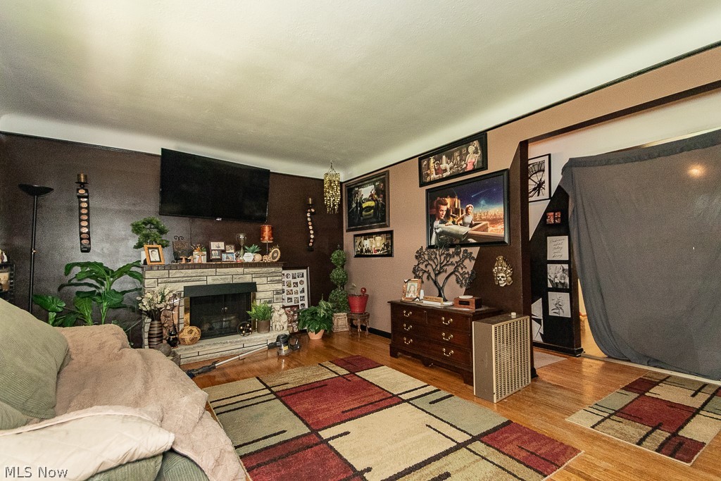 243 W Glendale Street Bedford OH 44146
