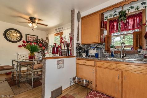243 W Glendale Street Bedford OH 44146