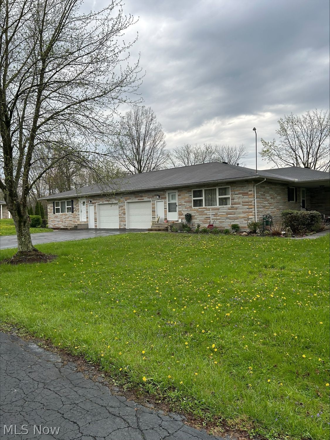 985 Hallock Young Road Warren OH 44481