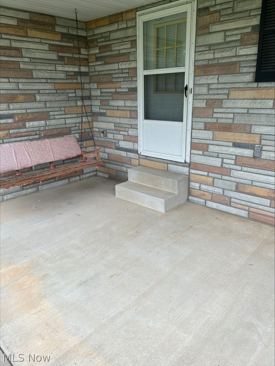 985 Hallock Young Road Warren OH 44481