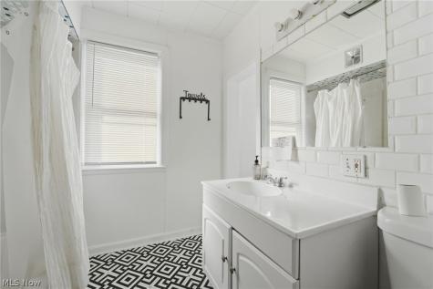 3702 W 15th Street Cleveland OH 44109