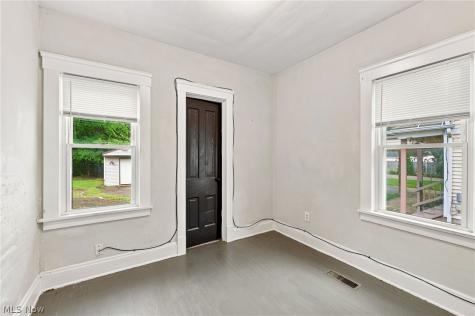 2056 W 101st Street Cleveland OH 44102