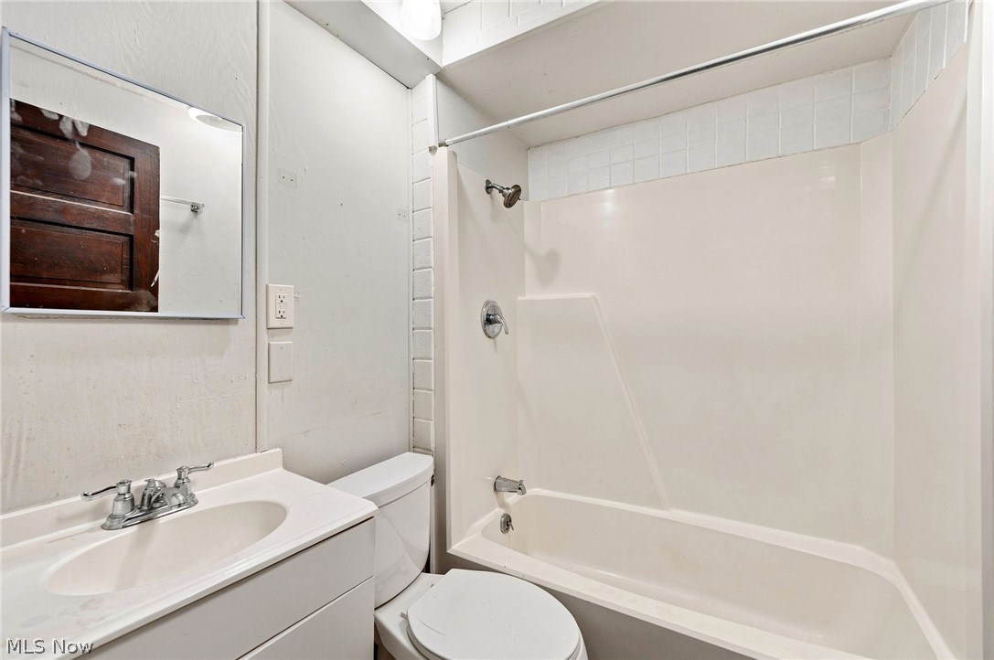2056 W 101st Street Cleveland OH 44102