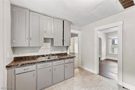 2056 W 101st Street Cleveland OH 44102
