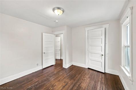 2056 W 101st Street Cleveland OH 44102