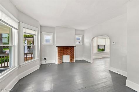 2056 W 101st Street Cleveland OH 44102