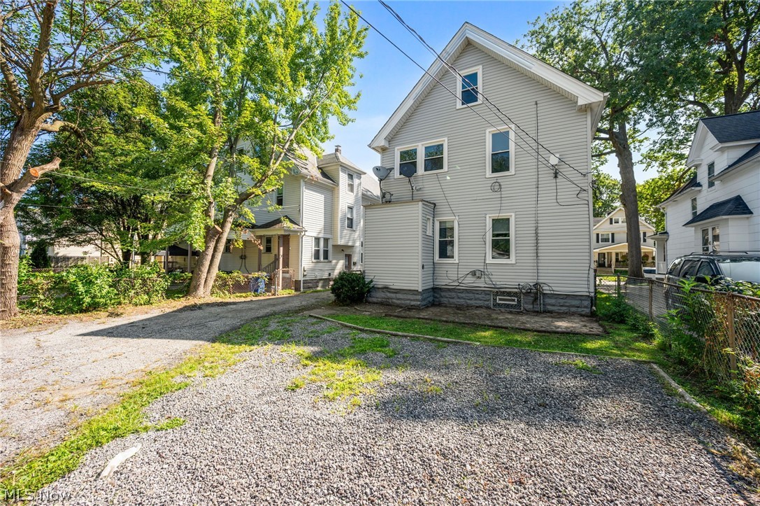 2056 W 101st Street Cleveland OH 44102