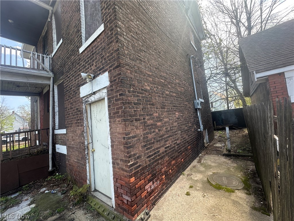 6404 Carl Avenue Cleveland OH 44103