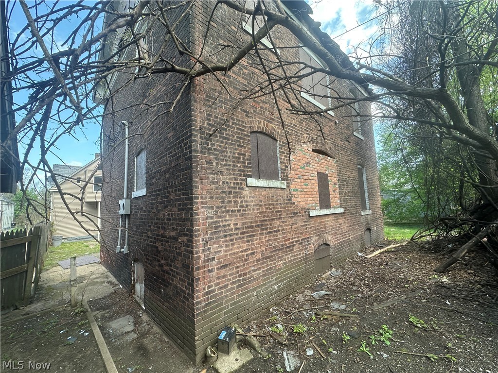 6404 Carl Avenue Cleveland OH 44103
