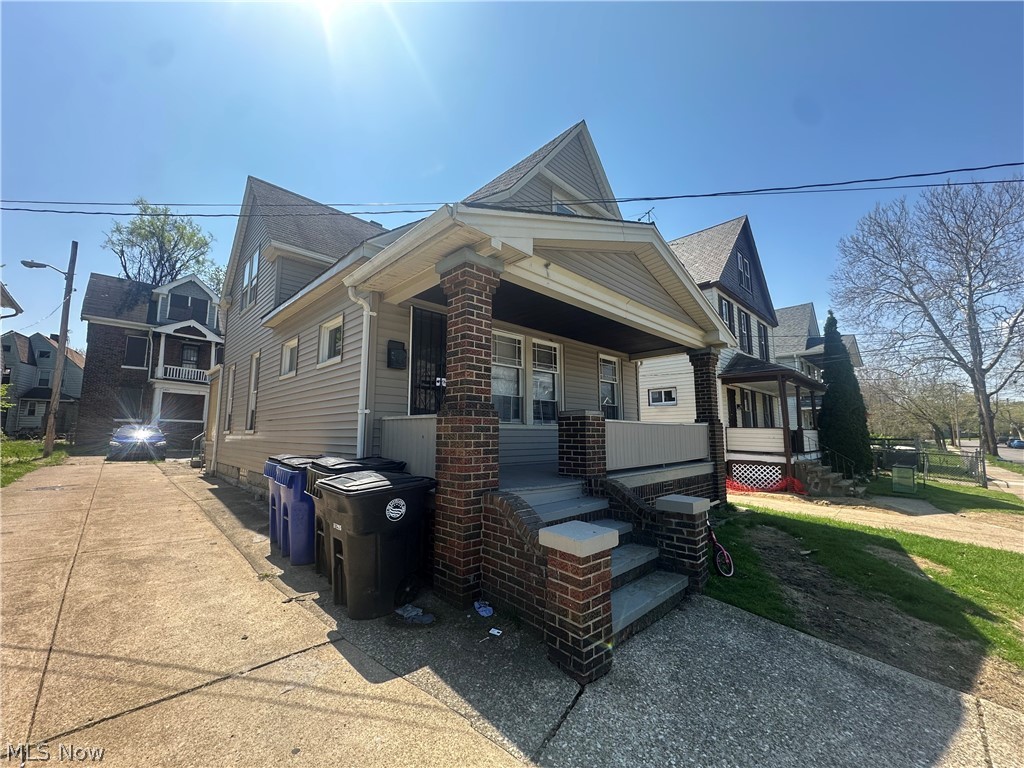 6404 Carl Avenue Cleveland OH 44103