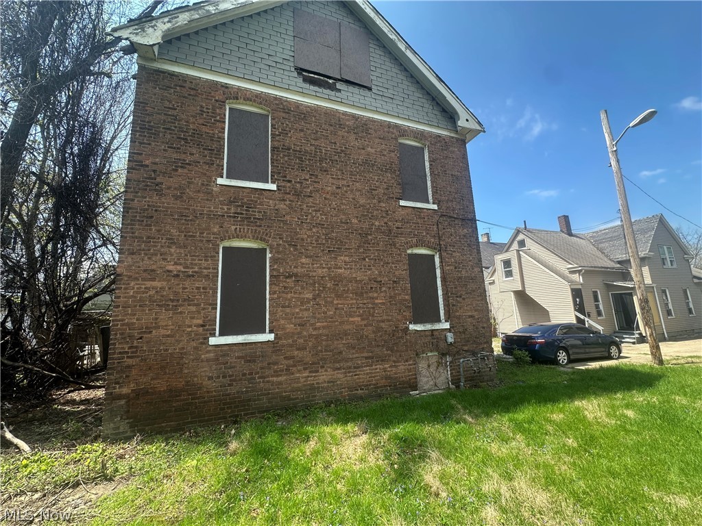 6404 Carl Avenue Cleveland OH 44103