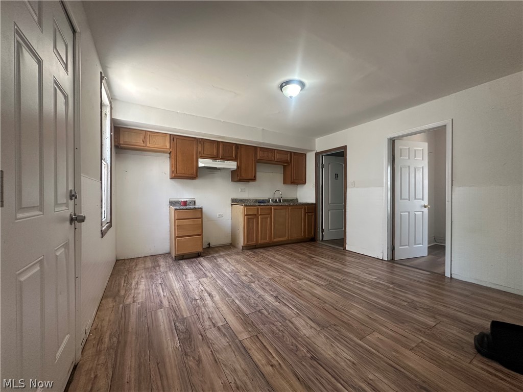 6404 Carl Avenue Cleveland OH 44103