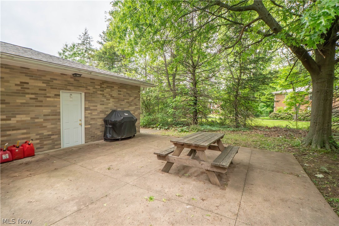 3837-3839 Beech Hill Road NW North Canton OH 44720