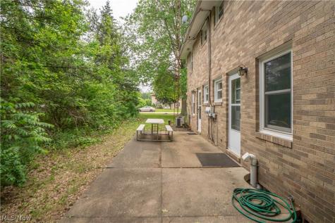 3837-3839 Beech Hill Road NW North Canton OH 44720