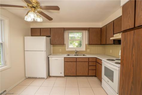 3837-3839 Beech Hill Road NW North Canton OH 44720