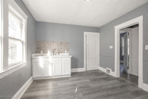 11429 Lardet Avenue Cleveland OH 44104