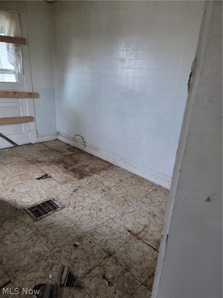 1749 Alcoy Road Cleveland OH 44112