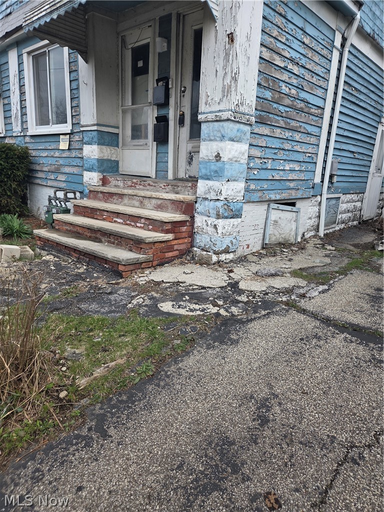 1749 Alcoy Road Cleveland OH 44112