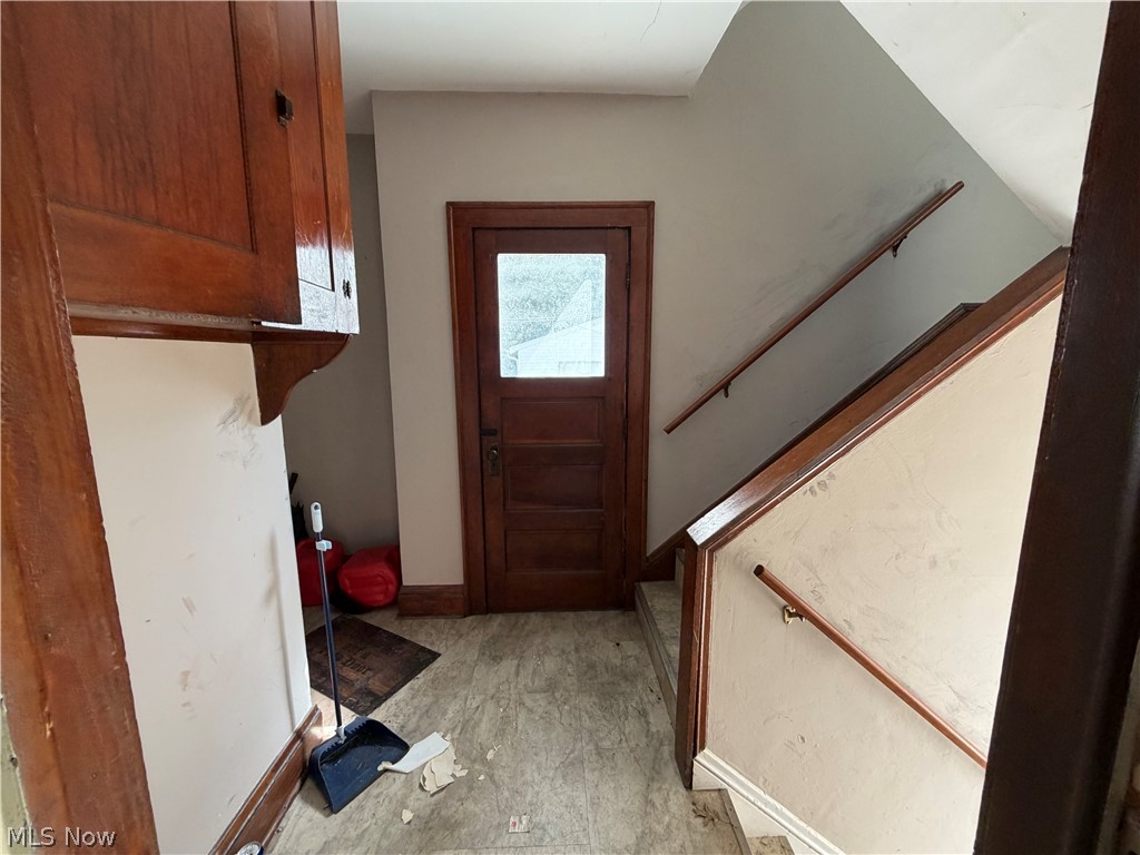 2095 Bunts Road Lakewood OH 44107