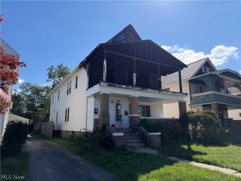 2095 Bunts Road Lakewood OH 44107