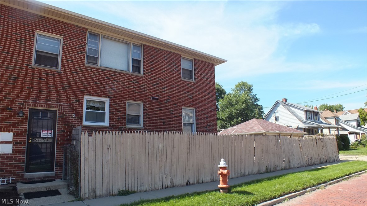 16727 Grovewood Avenue Cleveland OH 44110