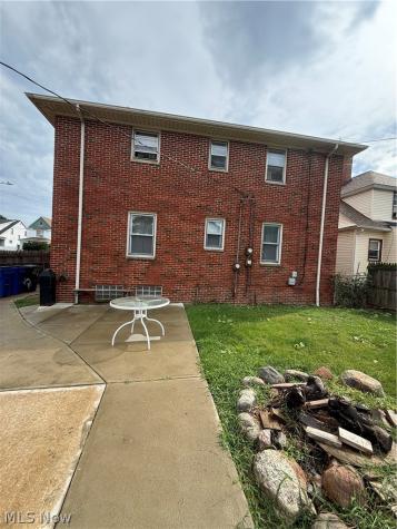 16727 Grovewood Avenue Cleveland OH 44110