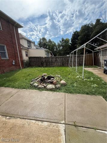 16727 Grovewood Avenue Cleveland OH 44110