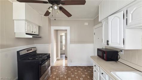 4143 E 142nd Street Cleveland OH 44128
