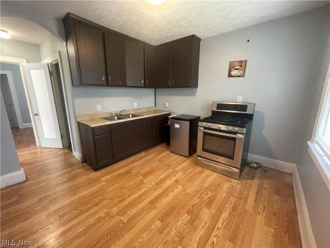 11903 Avon Avenue Cleveland OH 44105